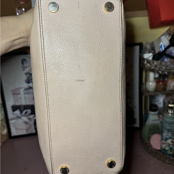 Michael Kors Cream Satchel & Wallet with Gold Hardware and Twilly - Picture 6 of 16